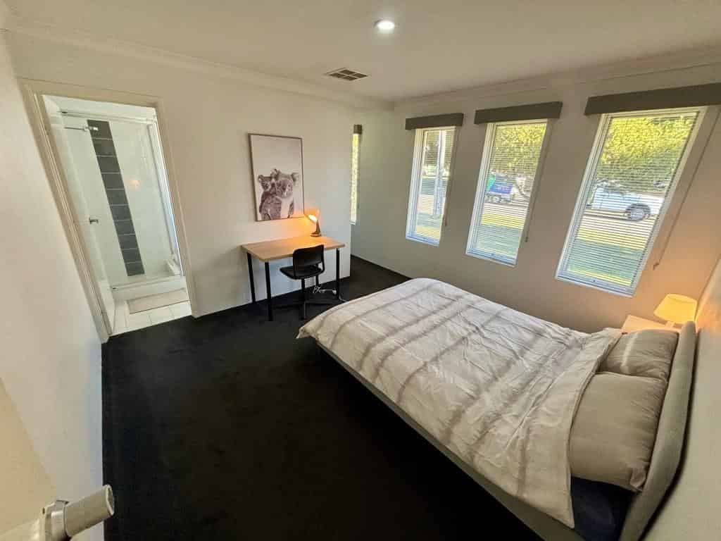Room in a 4 Bedroom Apartment, 112A Drummond Street, Bedford, City of Bayswater