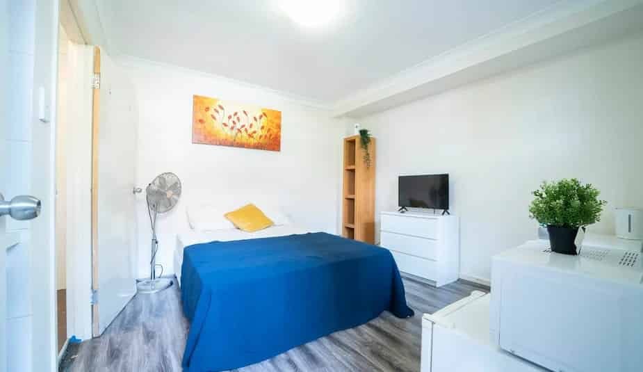 Room in a 11 Bedroom Apartment, 150 Flinders Street, Paddington