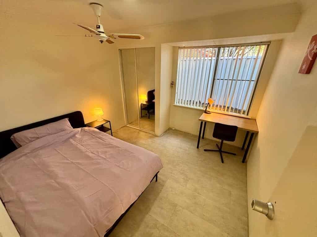 Room in a 6 Bedroom Apartment, 530 Marmion Street, Booragoon