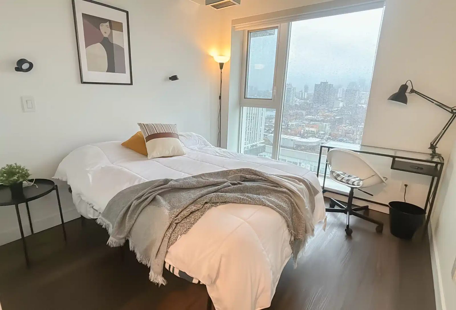 748 Bathurst St