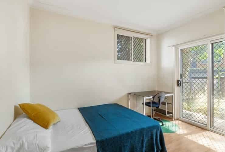 Room in a 6 Bedroom Apartment, 55 Houston Rd