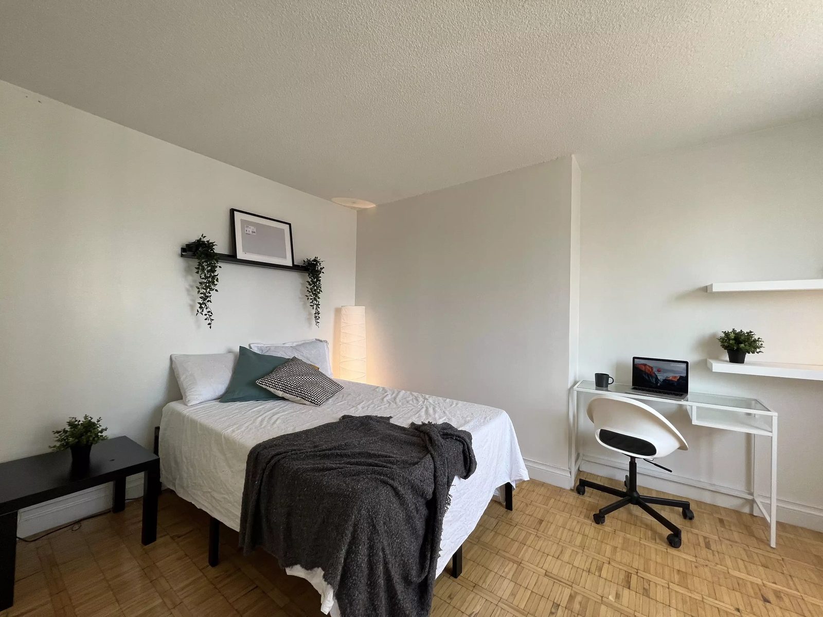 88 Bloor St E