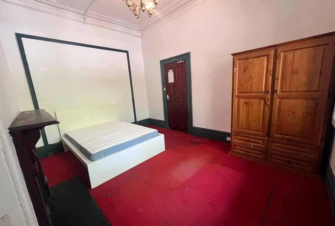 Room in a 8 Bedroom Apartment, 259 Cleveland, Redfern