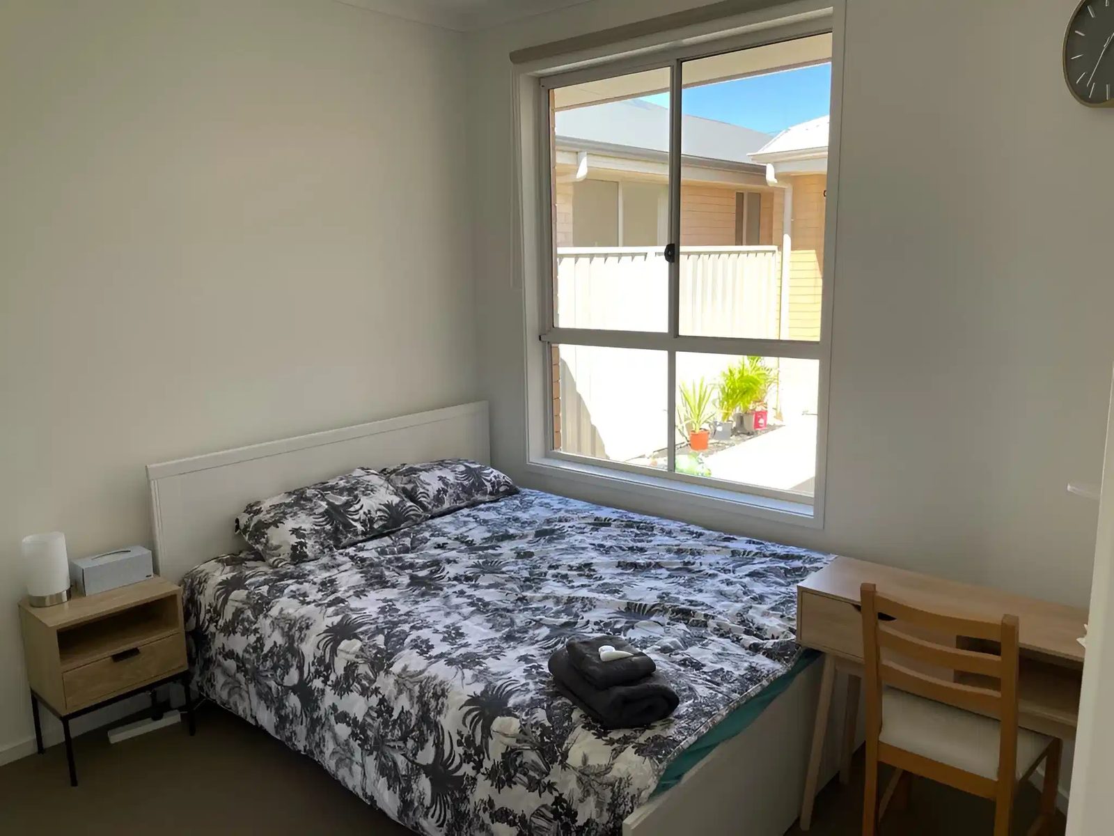 Room in a 4 Bedroom Apartment, 45A Emery Road, Campbelltown