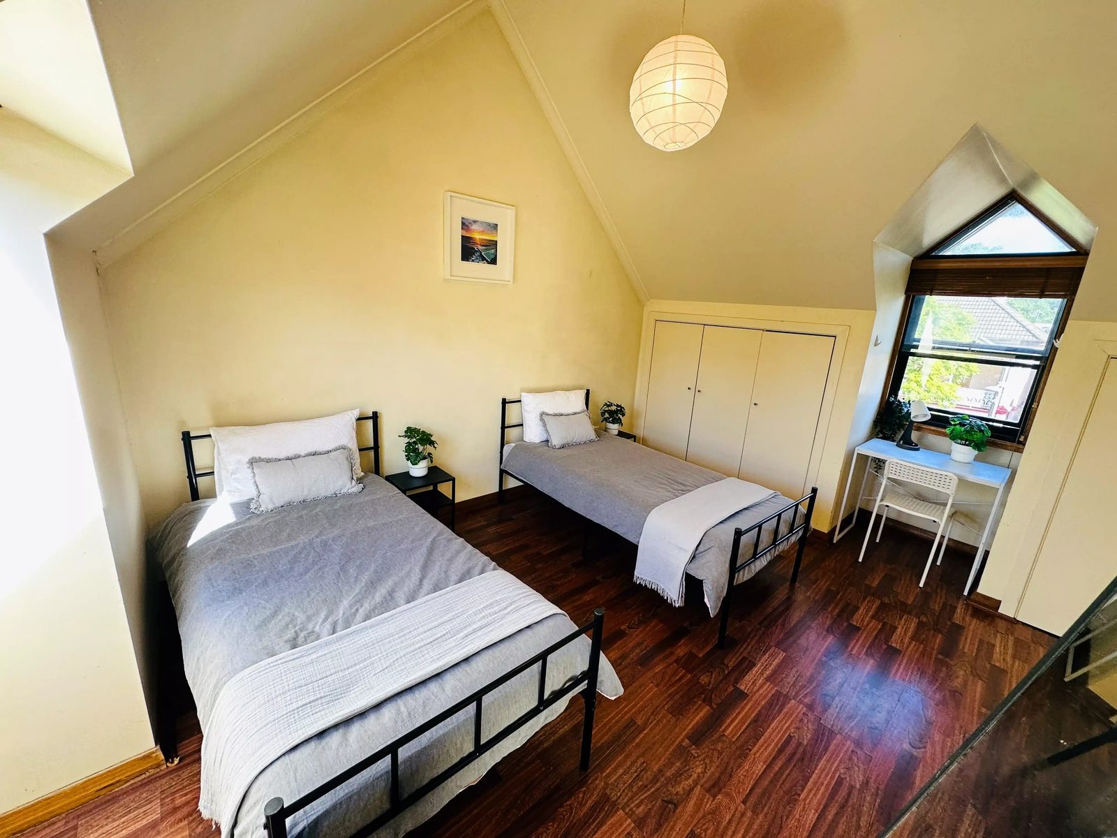 Room in a 5 Bedroom Apartment, 10/131 Glebe Point Road, Glebe