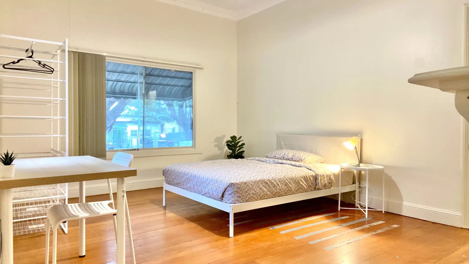 Room in a 4 Bedroom Apartment, Ninth Ave, Campsie