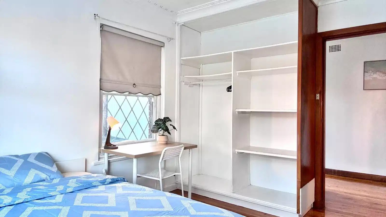 Room in a 5 bedroom Apartment, Fortescue St, Bexley North
