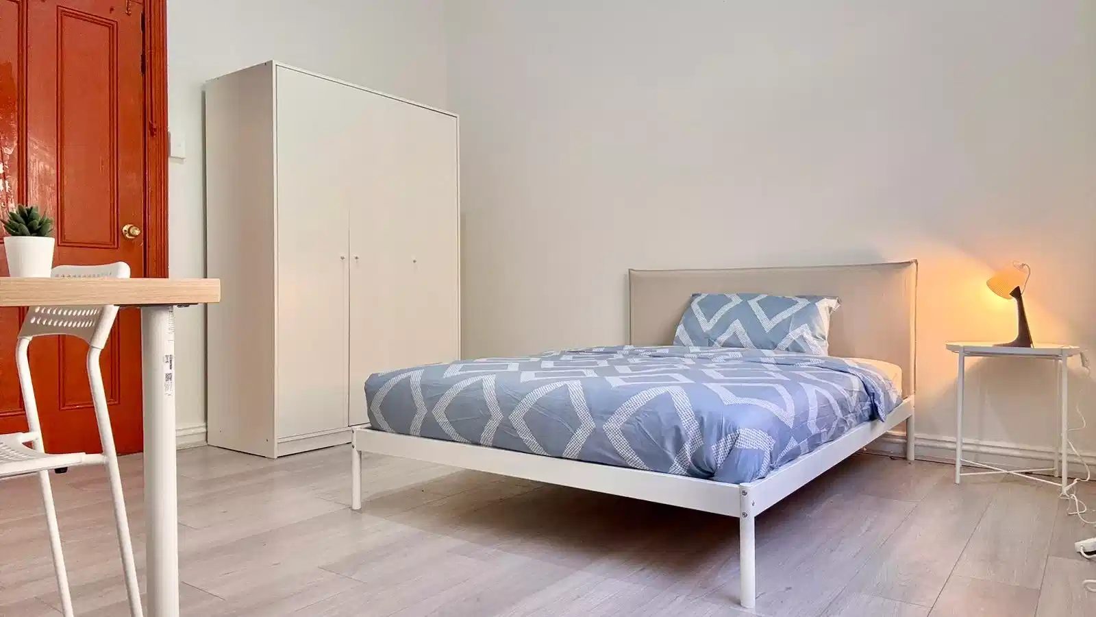 Room in a 4 Bedroom Apartment, Wollongong Rd, Arncliffe