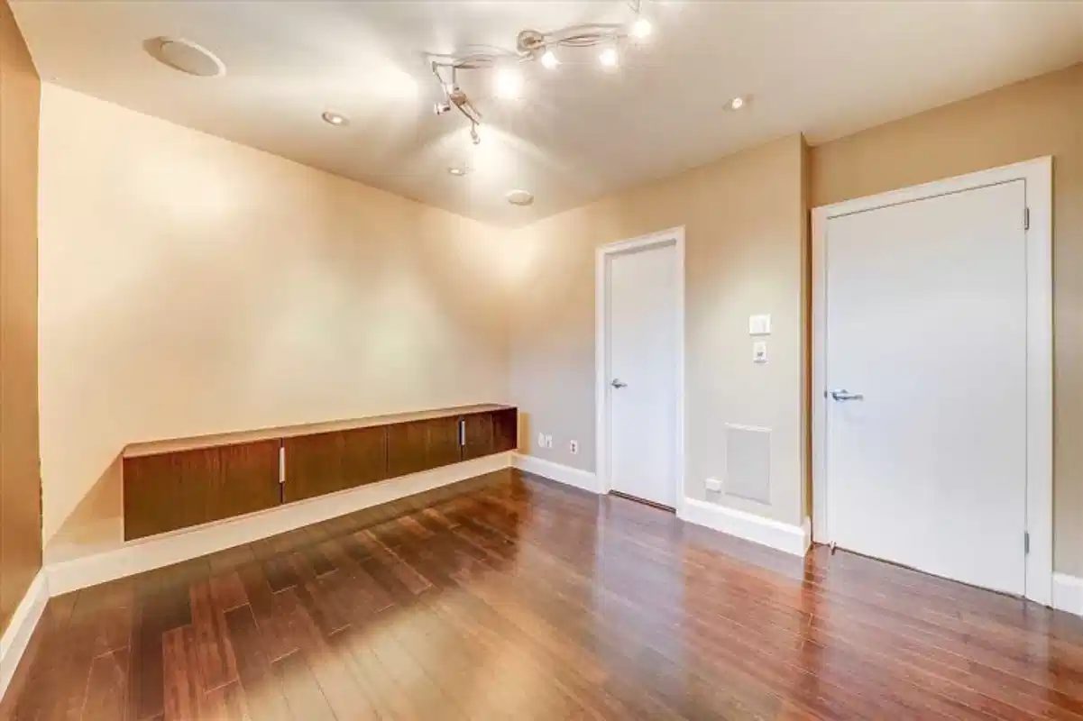9 Amaron Avenue