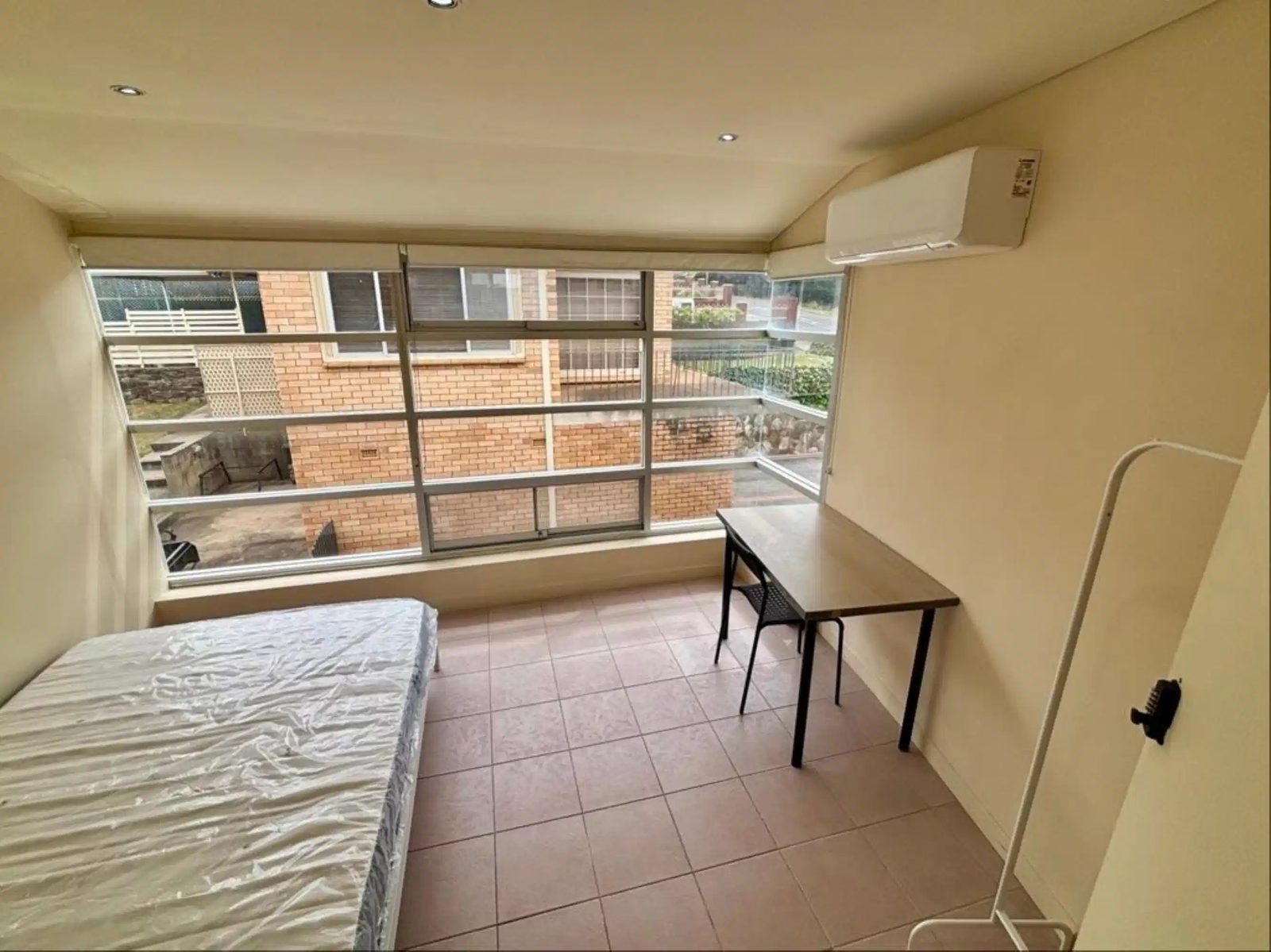 Room in a 4 Bedroom Apartment, 29 Brookvale Rd, Windsor Gardens
