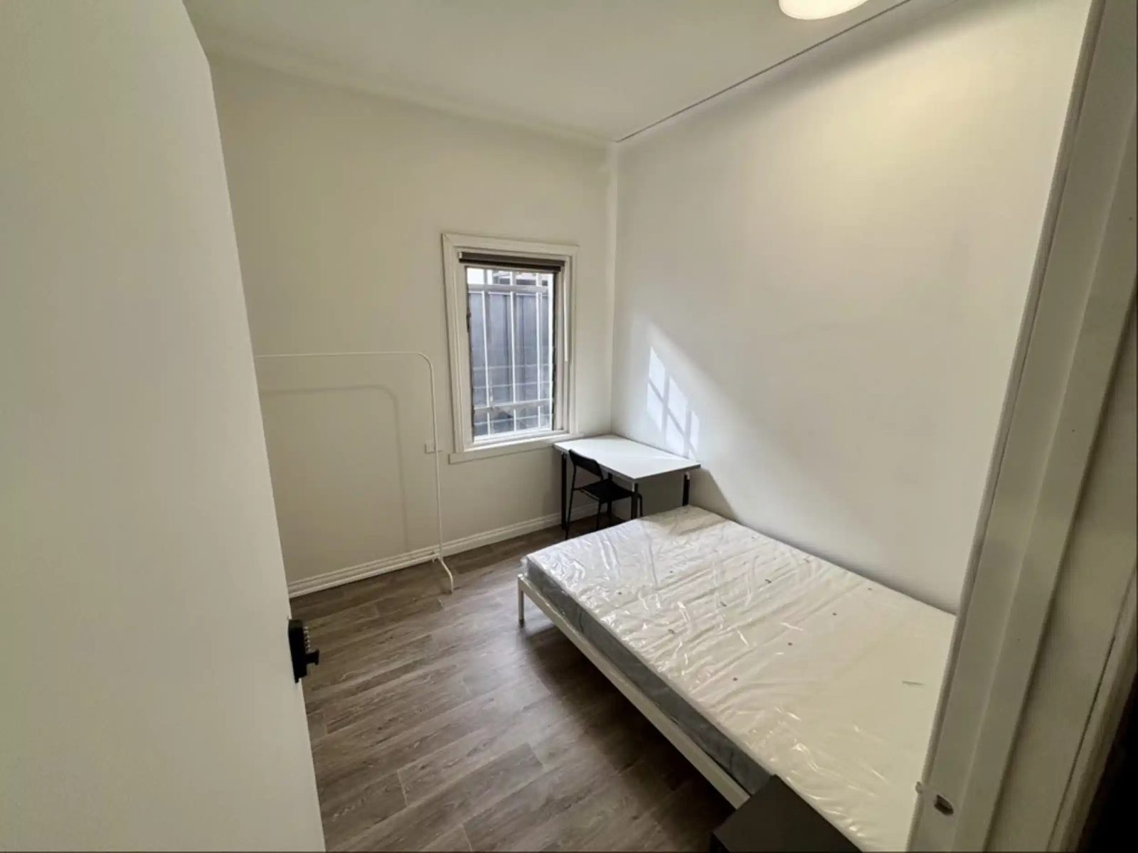 Room in a 6 Bedroom Apartment, 25 Eighth St, Bowden