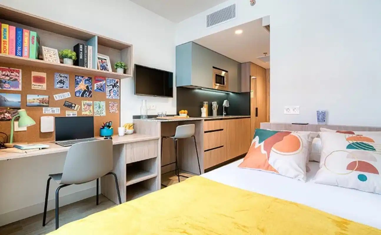 Livensa Living Barcelona Sants-Badal