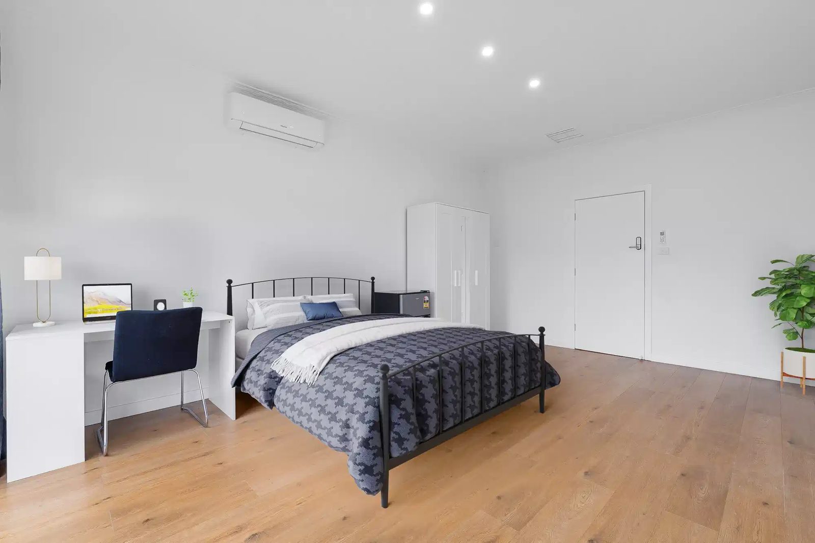 Rooming Houses, 1/85 Kanooka Grove, Clayton