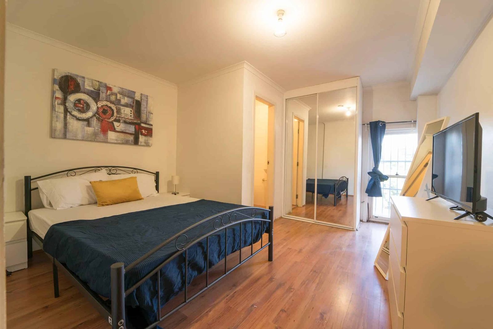 Room in a 5 Bedroom Apartment, 232 King, Newtown