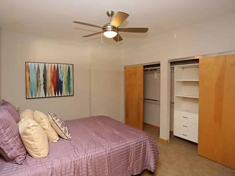 Student Living On Cobden