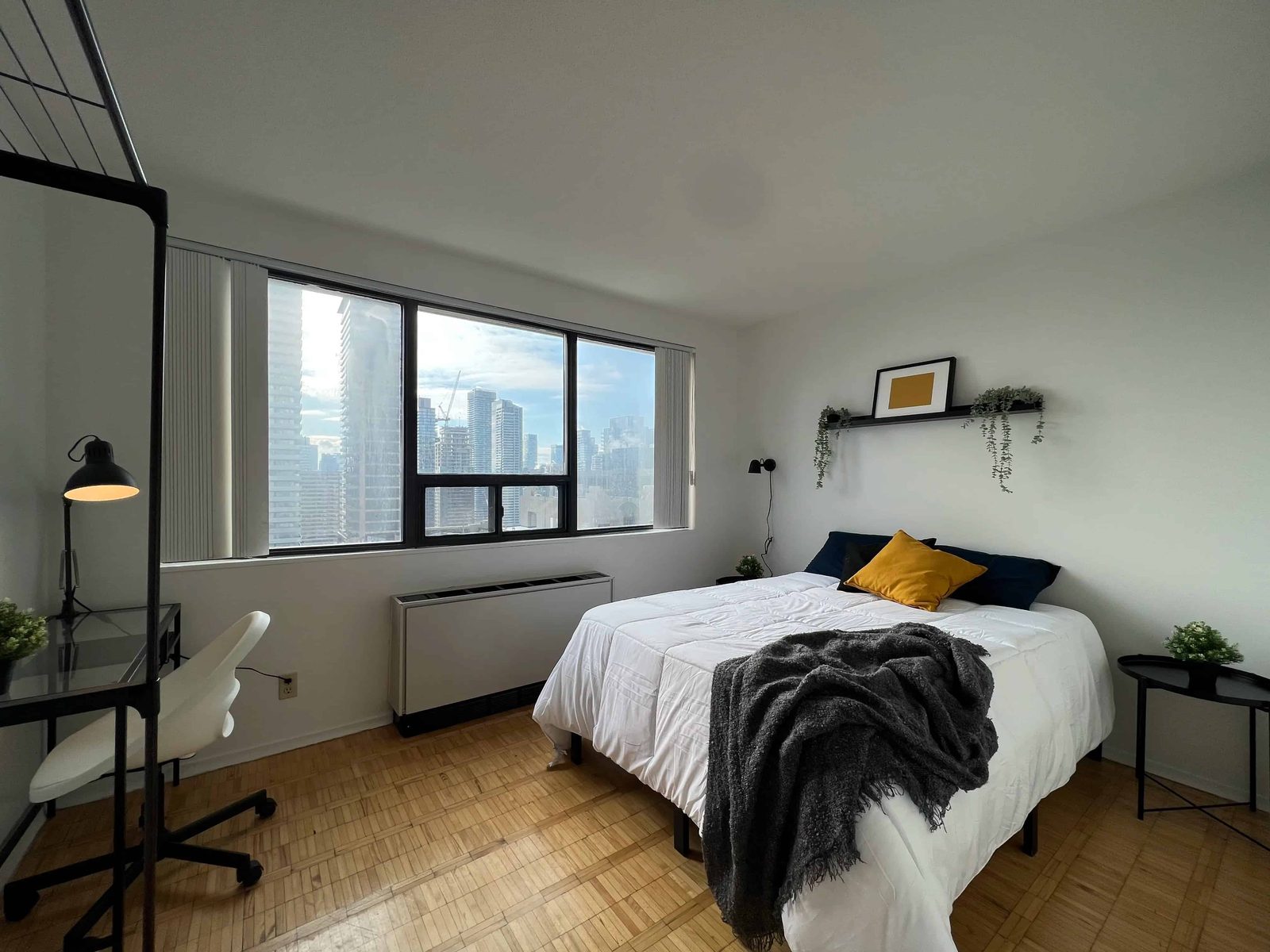 88 Bloor St West
