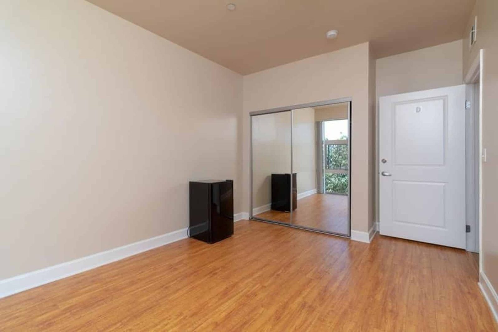 1241 West 37th Place