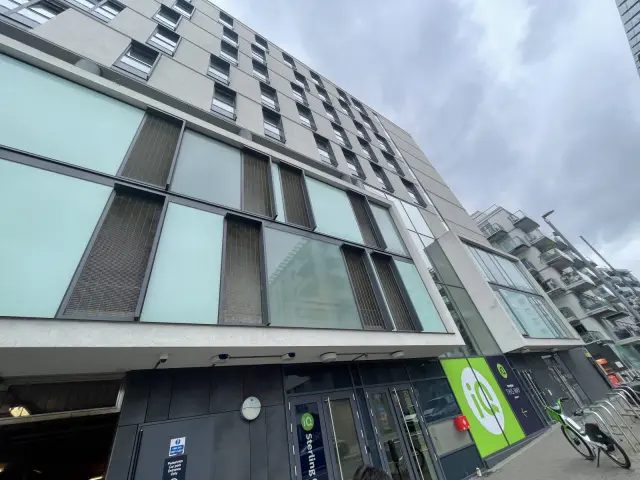 iQ Sterling Court